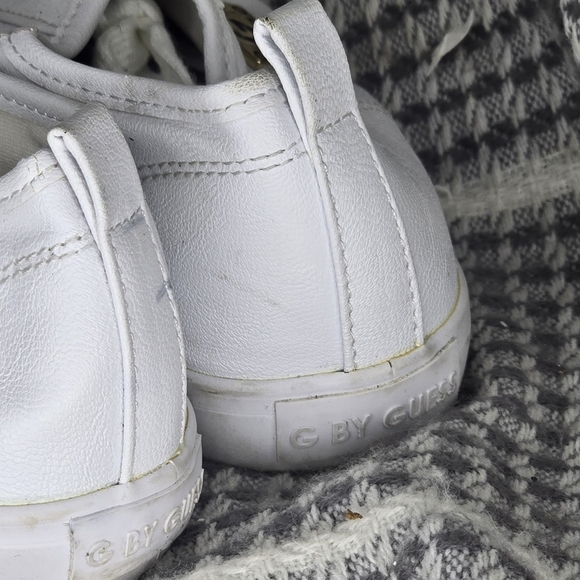 Guess Shoes Womens 8.5 M Mallory Casual Sneakers White Faux Leather Glitter - Picture 6 of 8